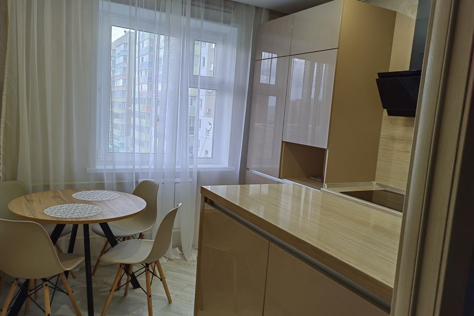 Двухкомнатная квартира напротив ТЦ Зеленый