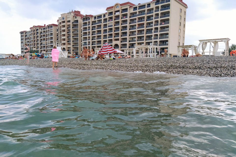 Апартаменты с балконом 10 м. до пляжа