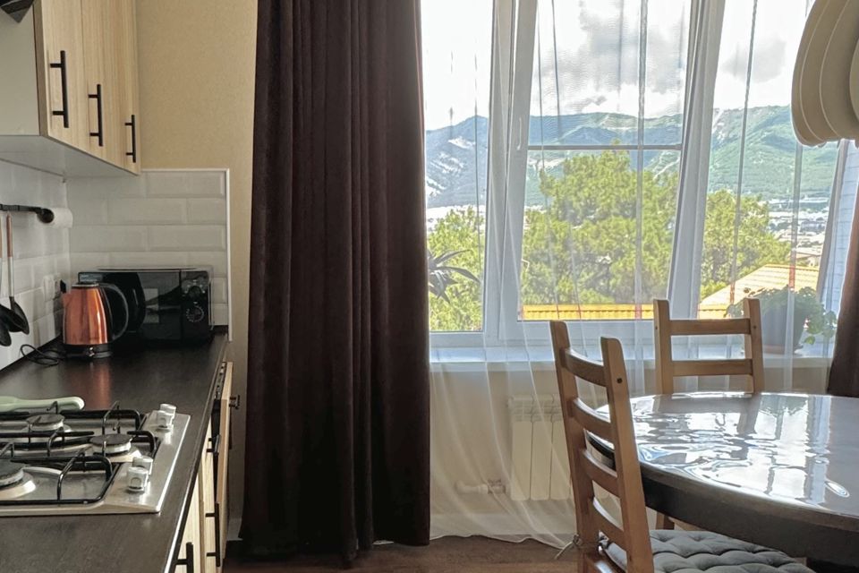 Квартира с видом на горы