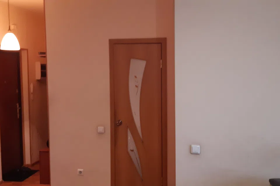 Центр Октябрьского района, очень удобное расположение.