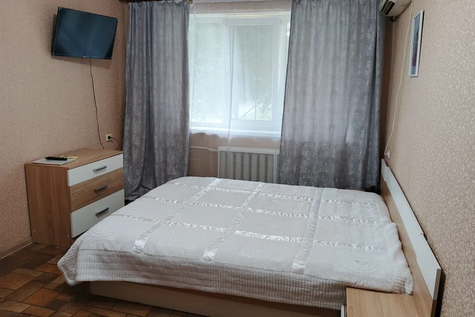 Посуточно 1комн. квартира в центре Керчи. Район Автовокзала.