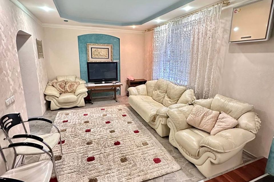 Квартира ПОСУТОЧНО самый ЦЕНТР Краснодона