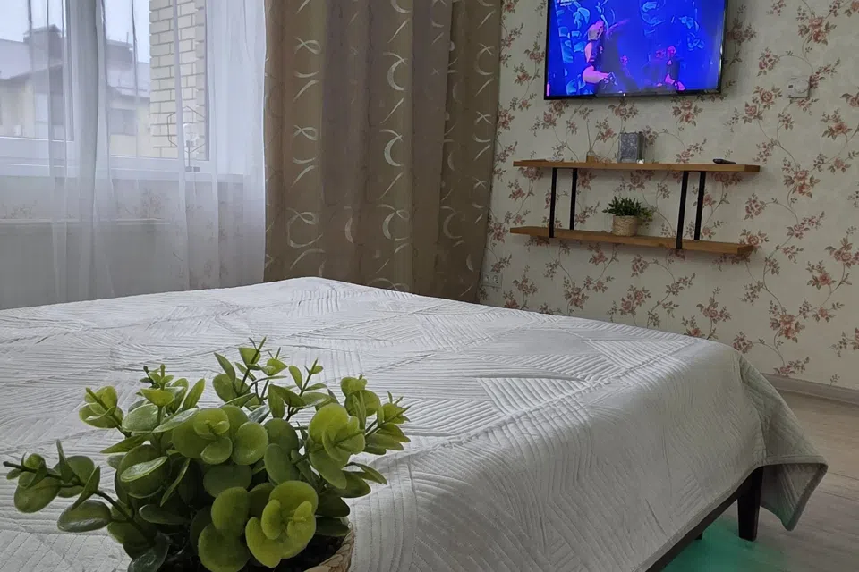 Чистая и уютная квартира с панорамным остеклением