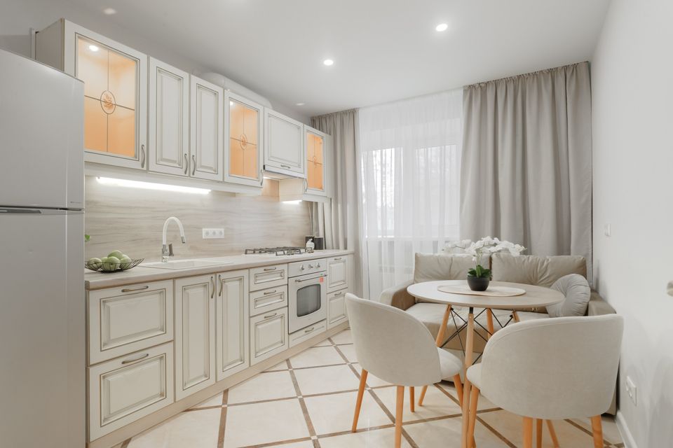 Элегантная квартира с французским балконом в центре Ростова