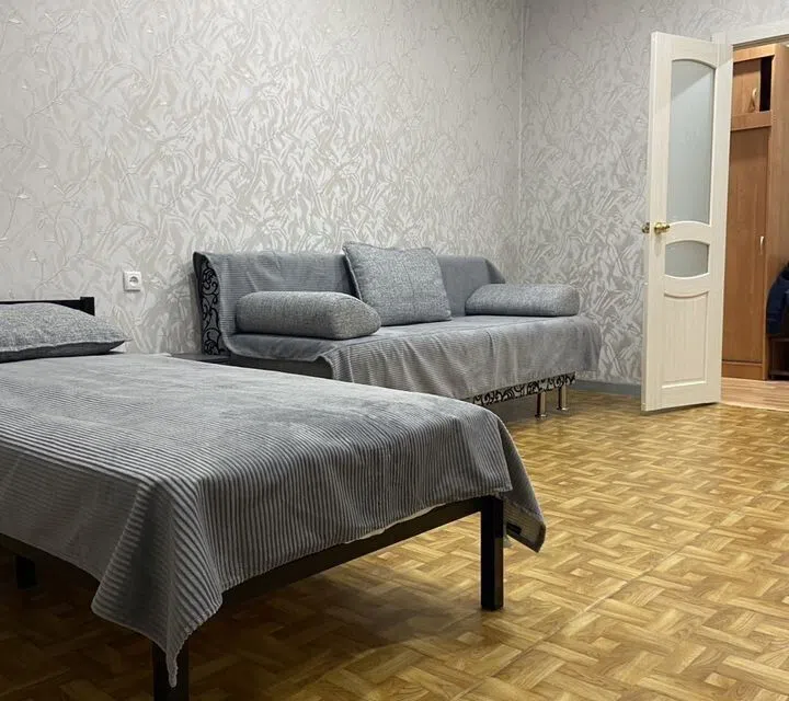 Уютная квартира в 12-м микрорайоне, 13
