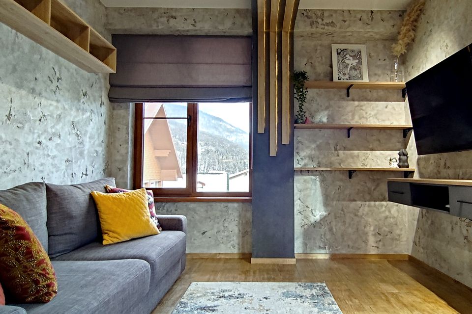 Квартира с панорамой на горы в центре. Балкон. Жить в Горах.