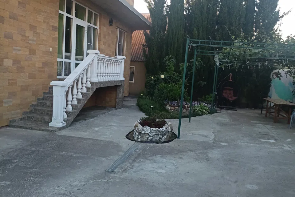  Море , песок ,кипарисовый  край