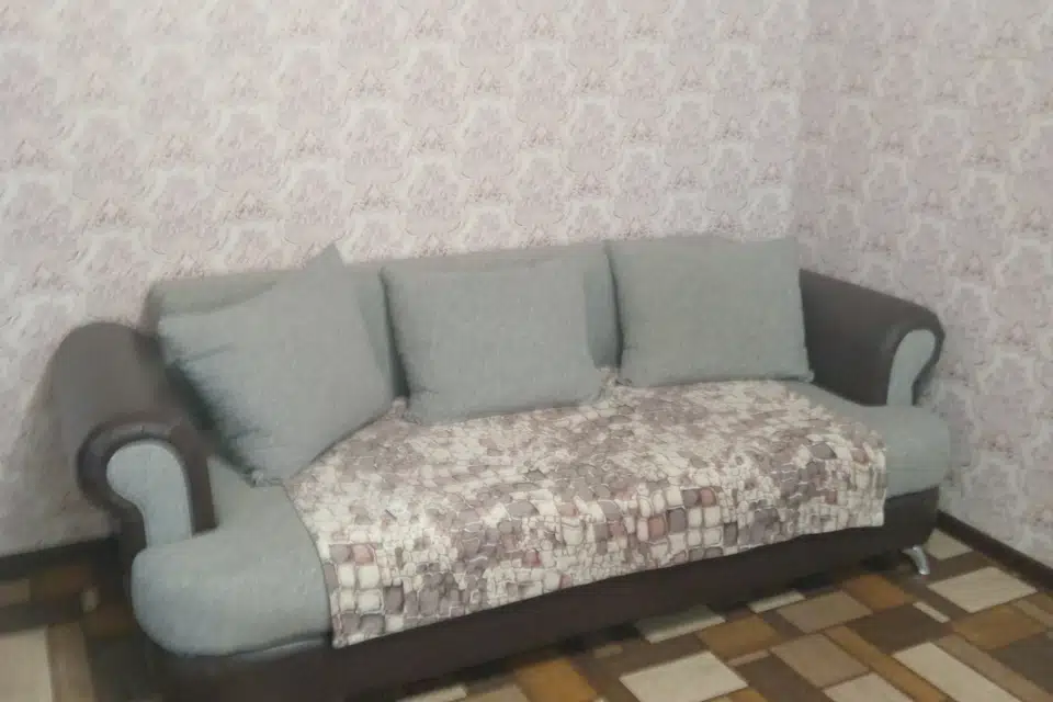 Сдам тёплую, чистенькую квартиру... Документы есть... 