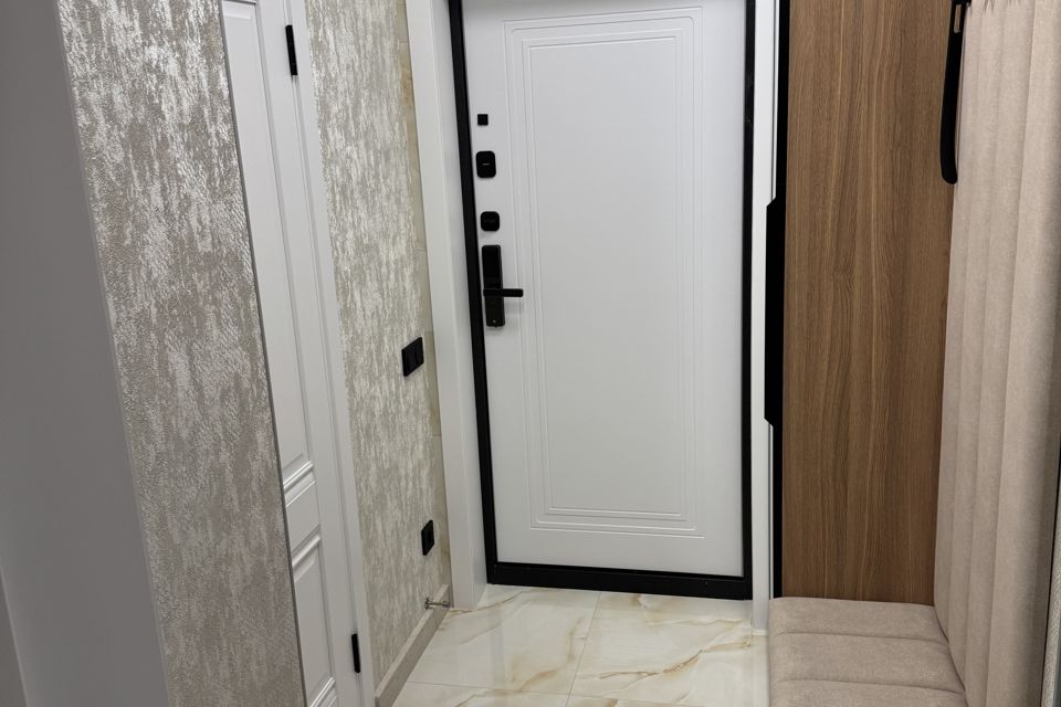 Шикарная квартира с видом на озеро и море