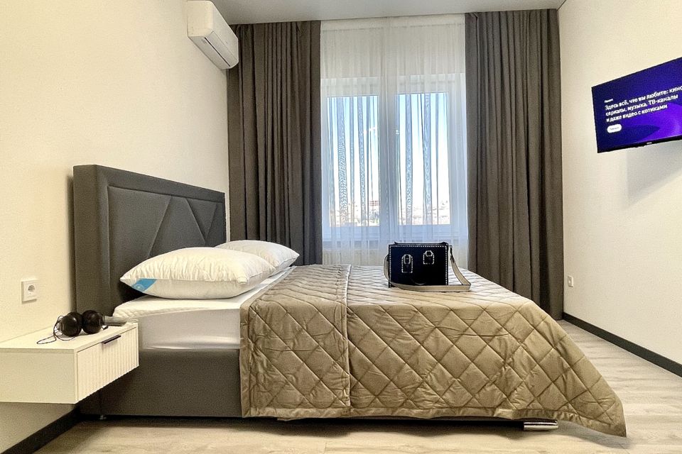 Большая двухкомнатная квартира в центре у входа в парк