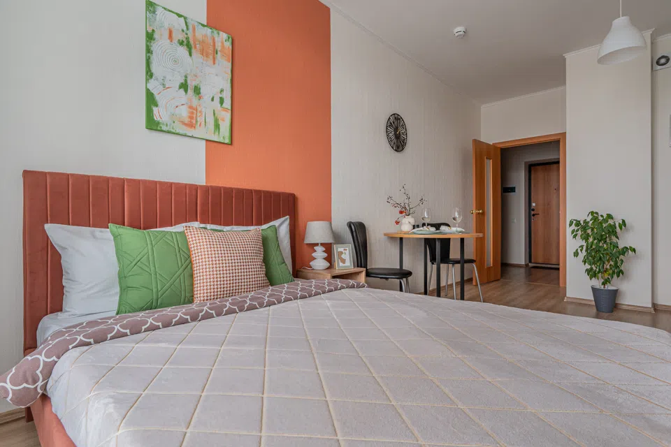 Современная студия с панорамным балконом на Ботанике