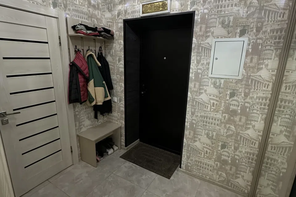 Дом с красивым лесом