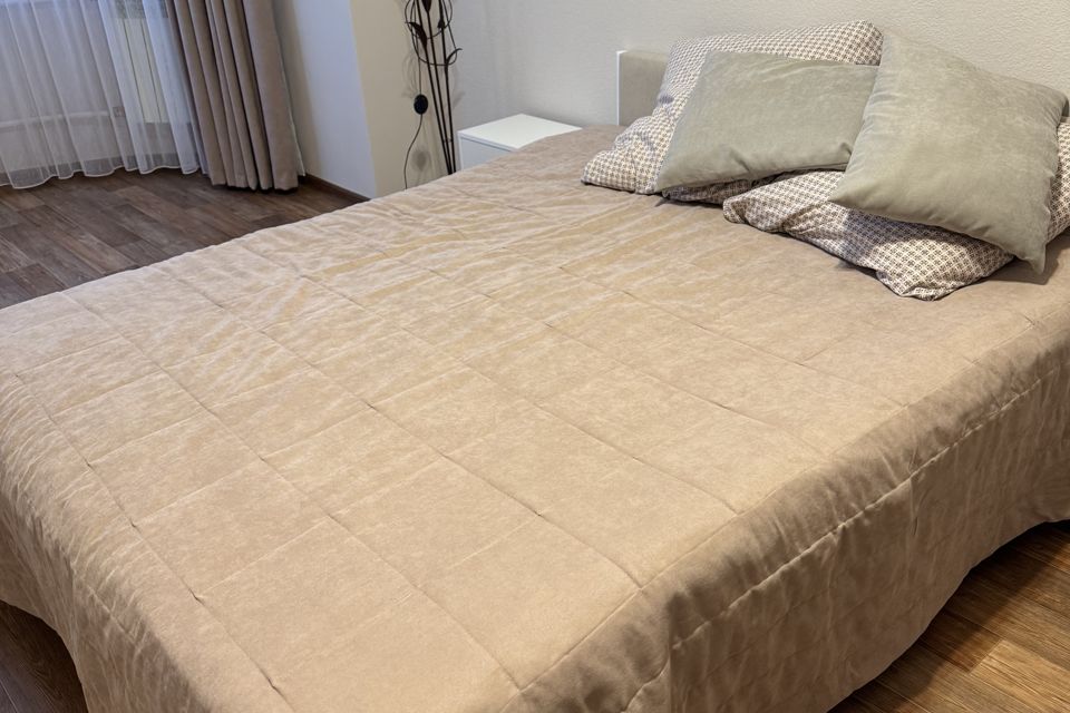 Уютная, чистая 1-к. кв. с шикарным видом у ТЦ Смайл Молл.