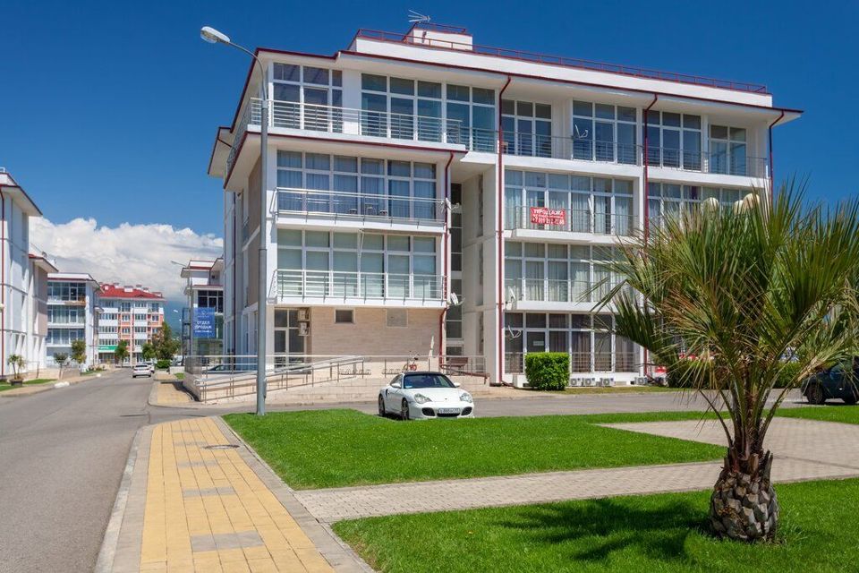 DELUXE APARTMENT