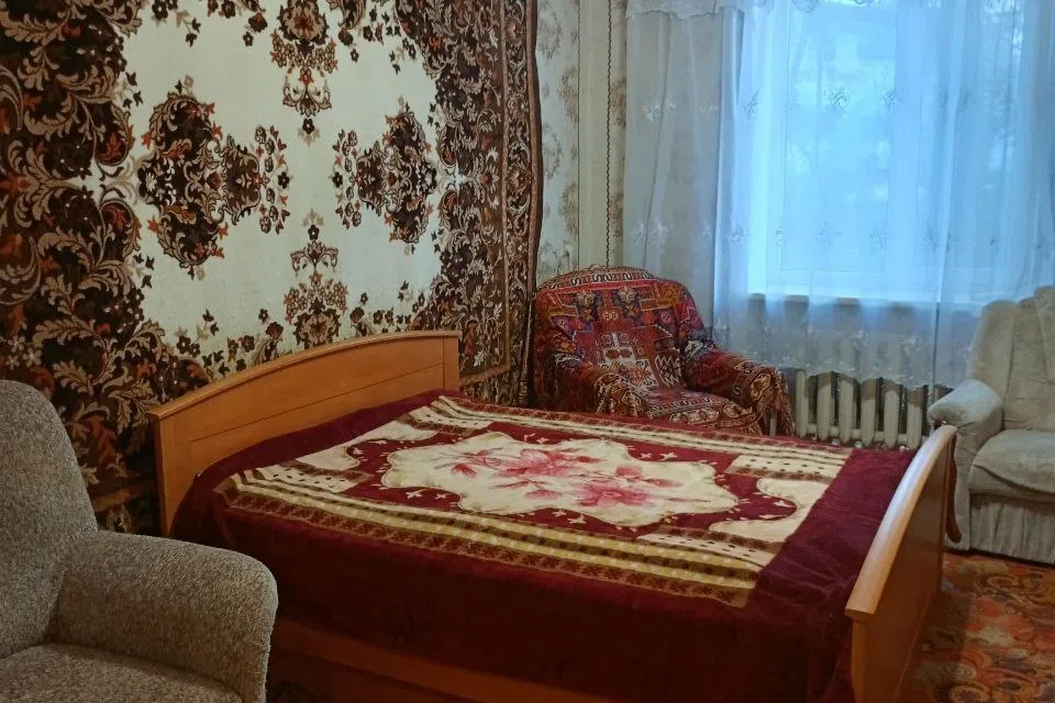 Квартира в самом центре города, двух комнатная, второй этаж