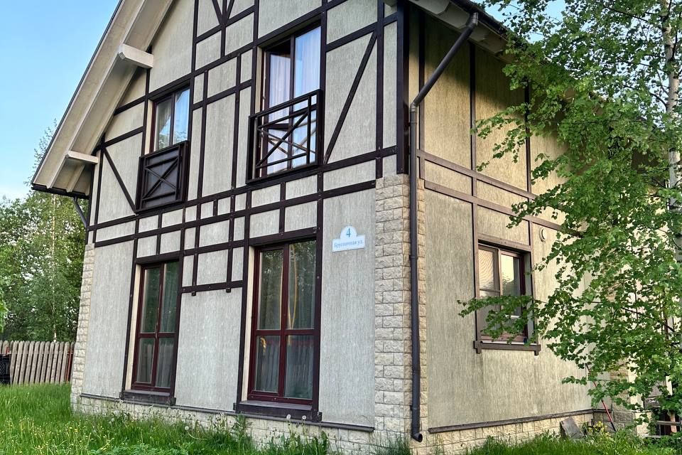 Большой комфортабельный 2х этажный дом на участке 12 соток