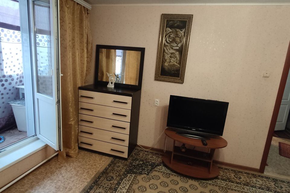 Уютная 2х комнатная квартира с видом на ул Жукова.