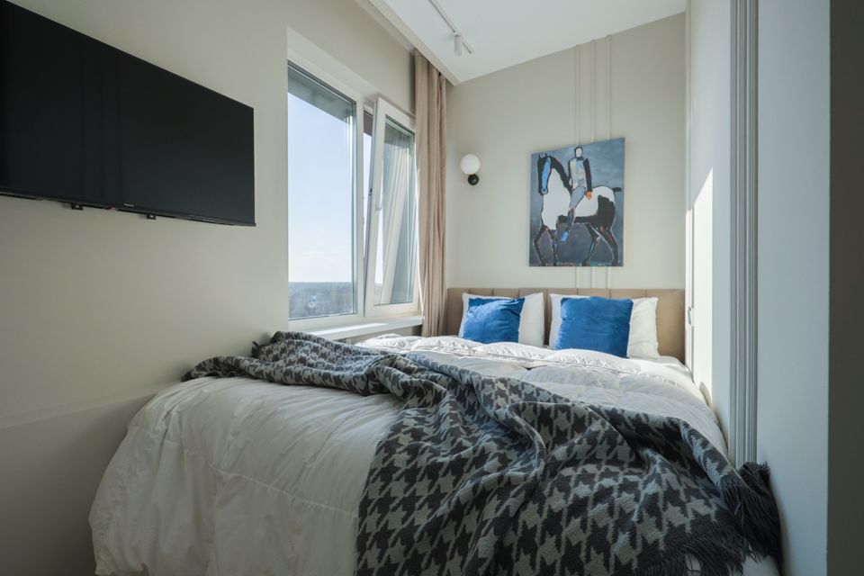 Дизайнeрcкие aпapтаменты на 9 этаже в ЖК Sky Skоlkоvо.