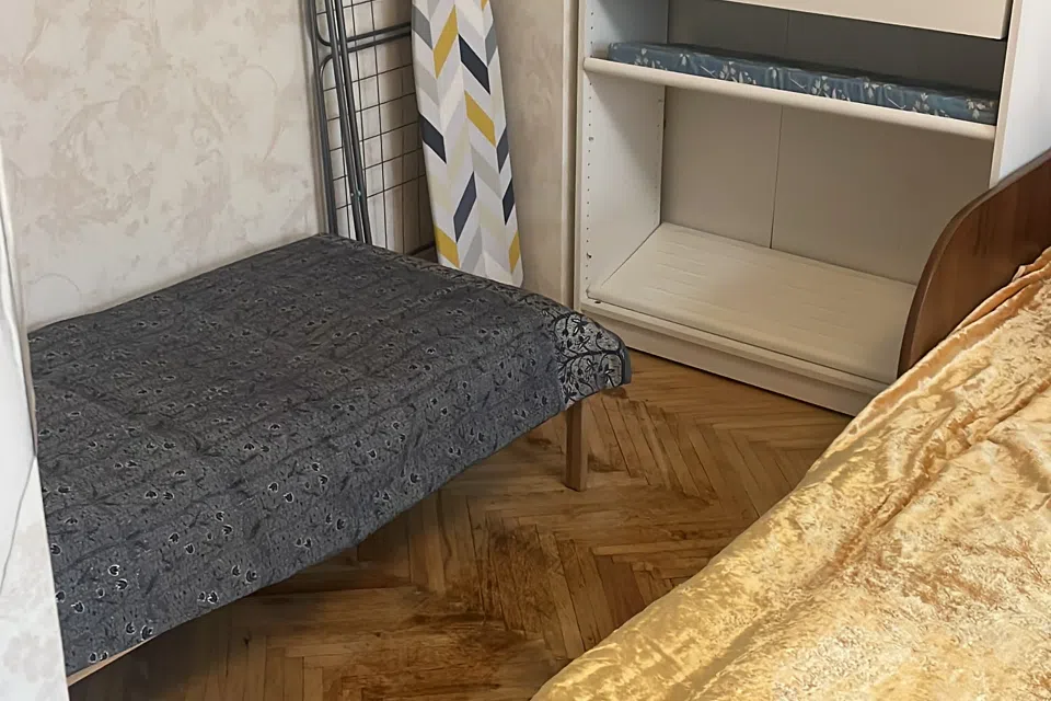 Уютная и просторная квартира, рядом с метро, окна во двор