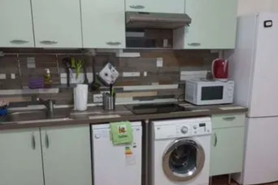Отличная квартира с большой кухней и кондиционером 