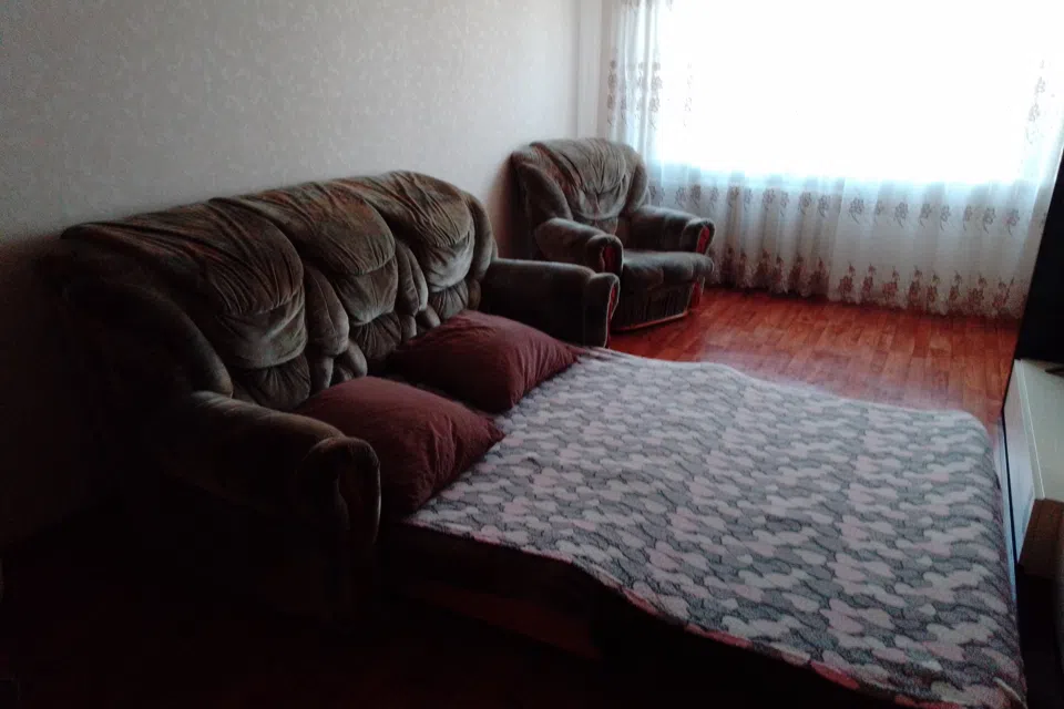 Сдам 2х комн квартиру