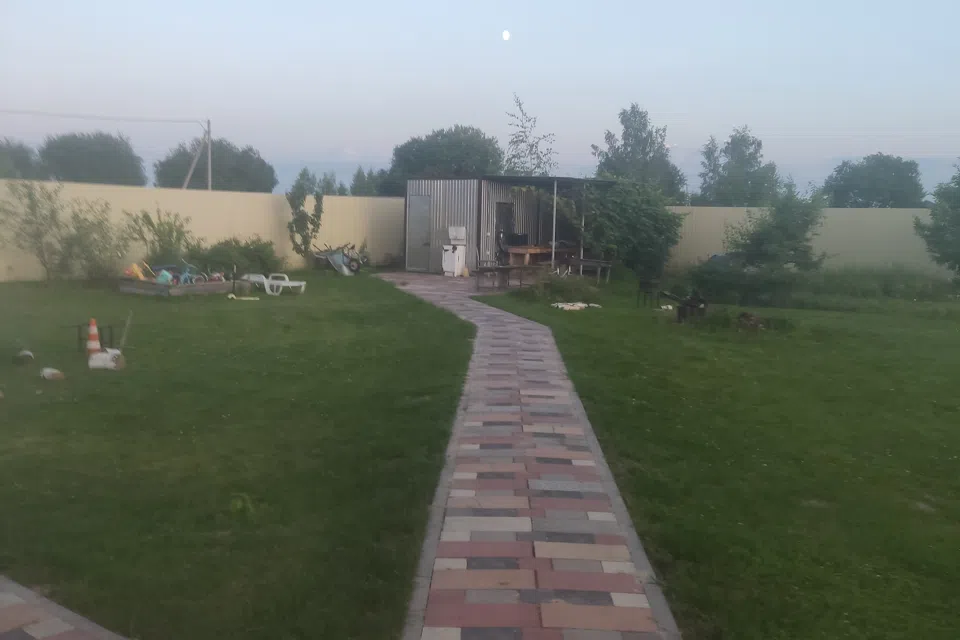 Дом , баня , озеро, лес в 15 км от центра города