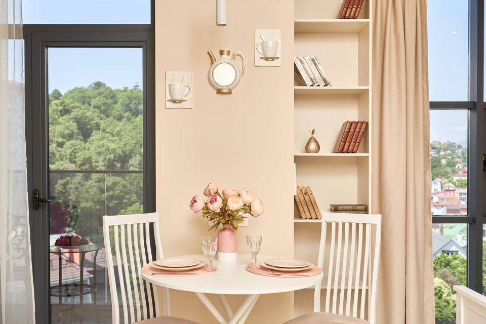 Уютная квартира с балконом и видом на парк Дендрарий Lamare 