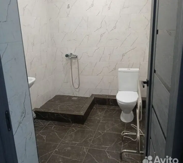 Две комнаты у моря и горы