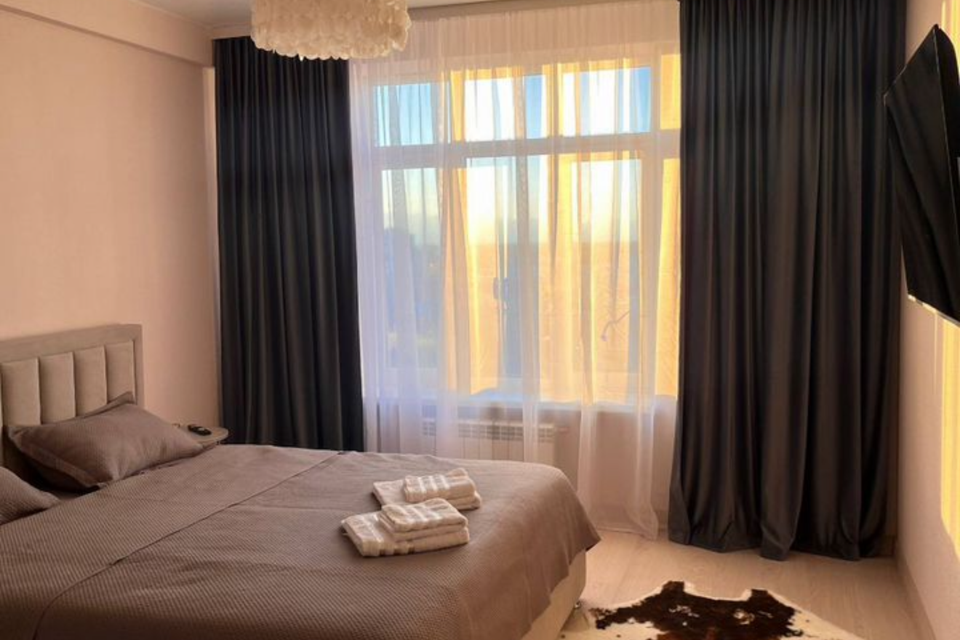 Уютная двухкомнатная квартира, с видом на горы