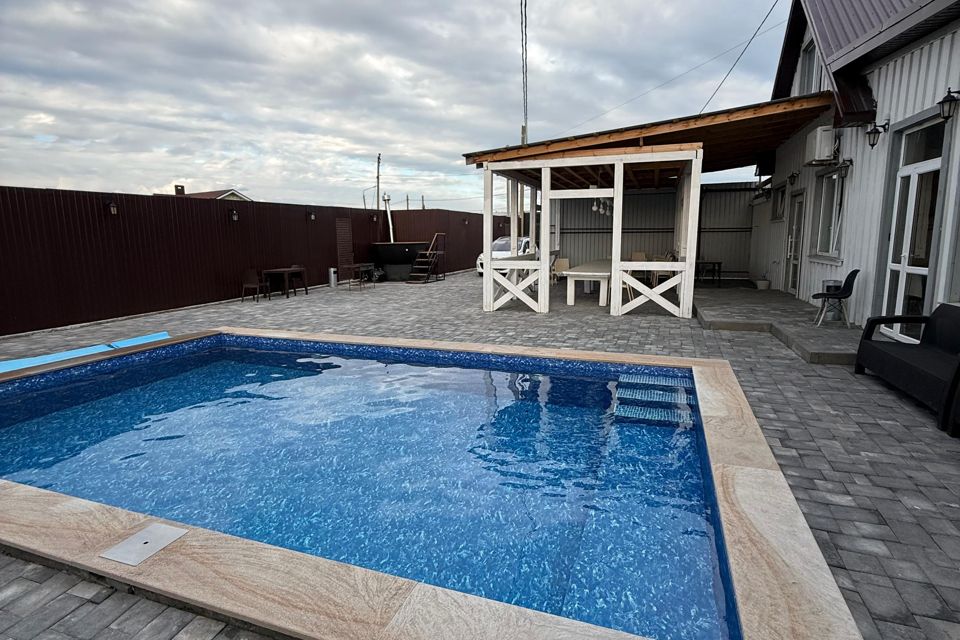 Дом с бассейном,баней,караоке,мангал