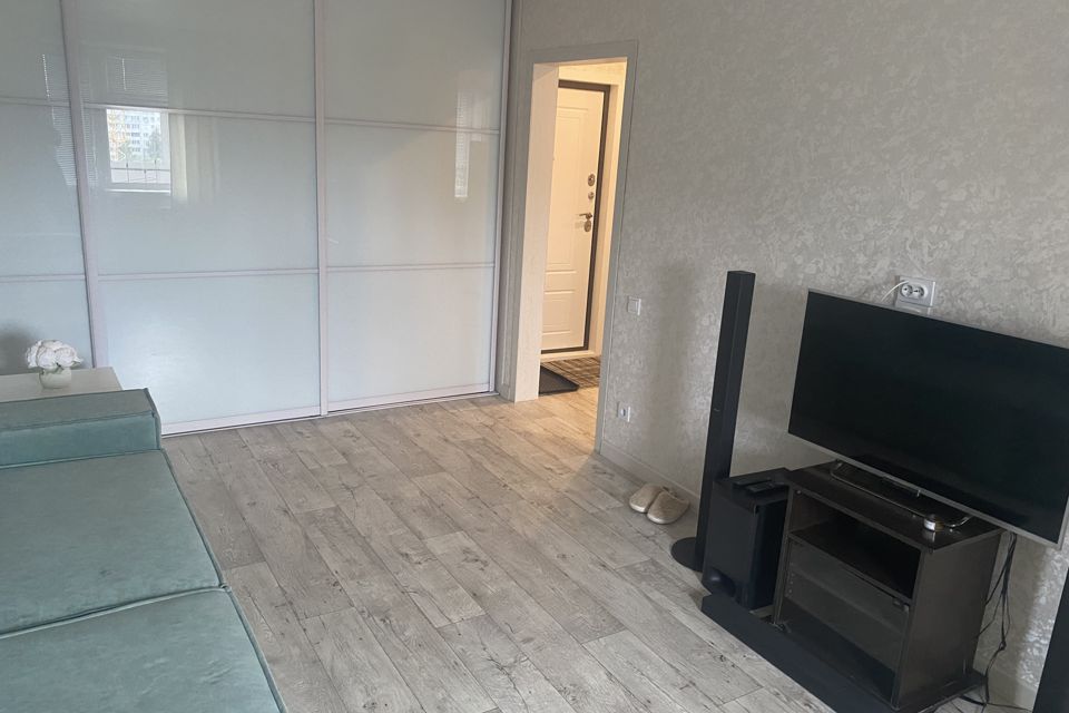 Уютная квартира с видом на стройку 