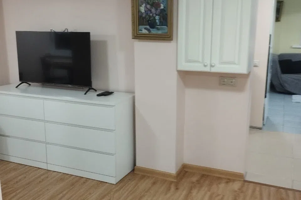 2 комнатная квартира рядом с метро
