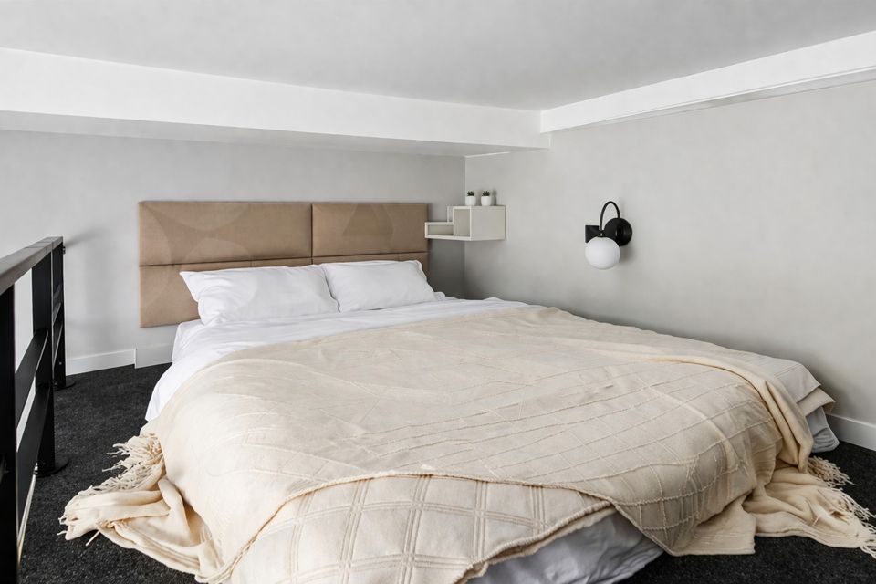 Стильная двухуровневая студия в Москве 