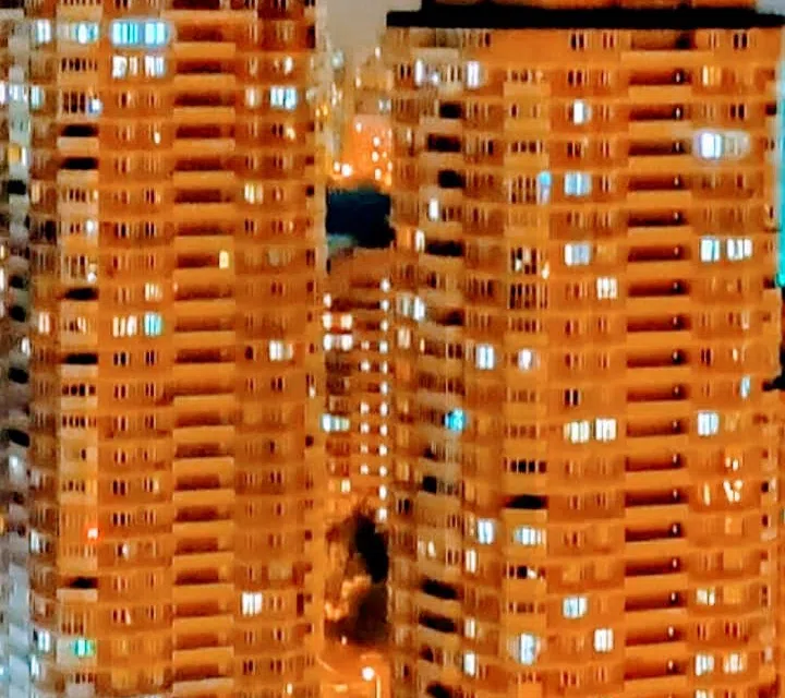 Квартира в центре города в новом доме на высоком этаже.