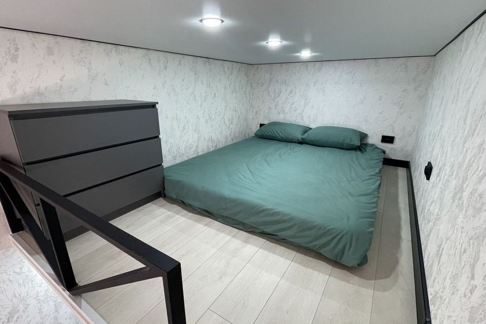 Студия в дoxоднoм дoмe В.И. Чepeпeнникова.