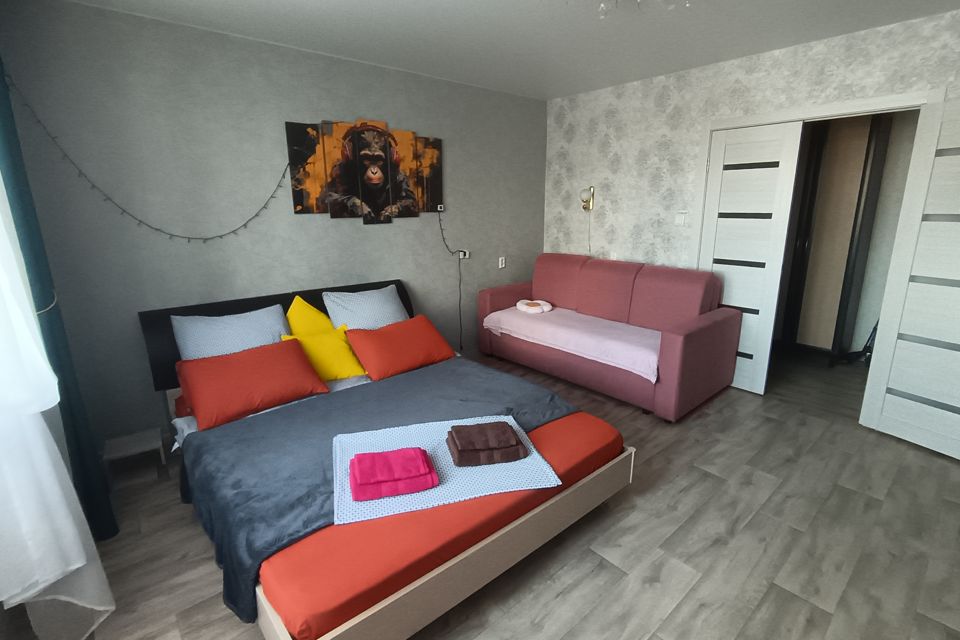 Большая 2-комнатная квартира в тихом районе рядом с Воин Час