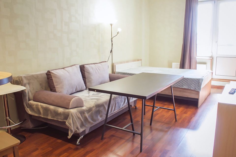 Светлая студия рядом с Доктриной и Алмазова