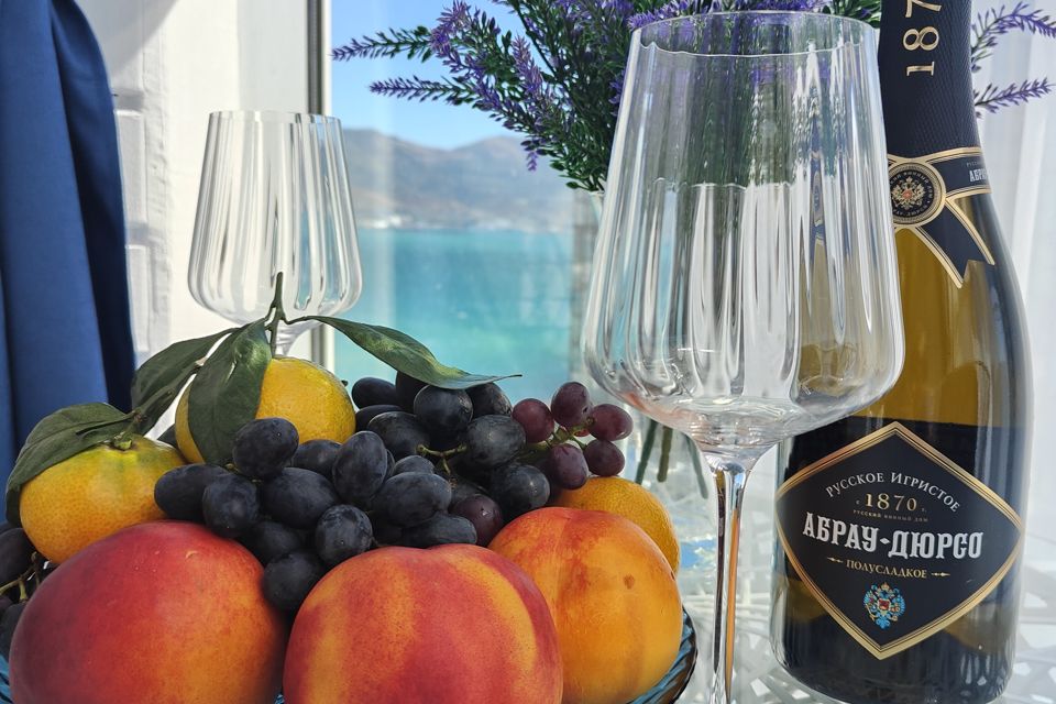 Комфортная квартира Santorini с видом на море и горы