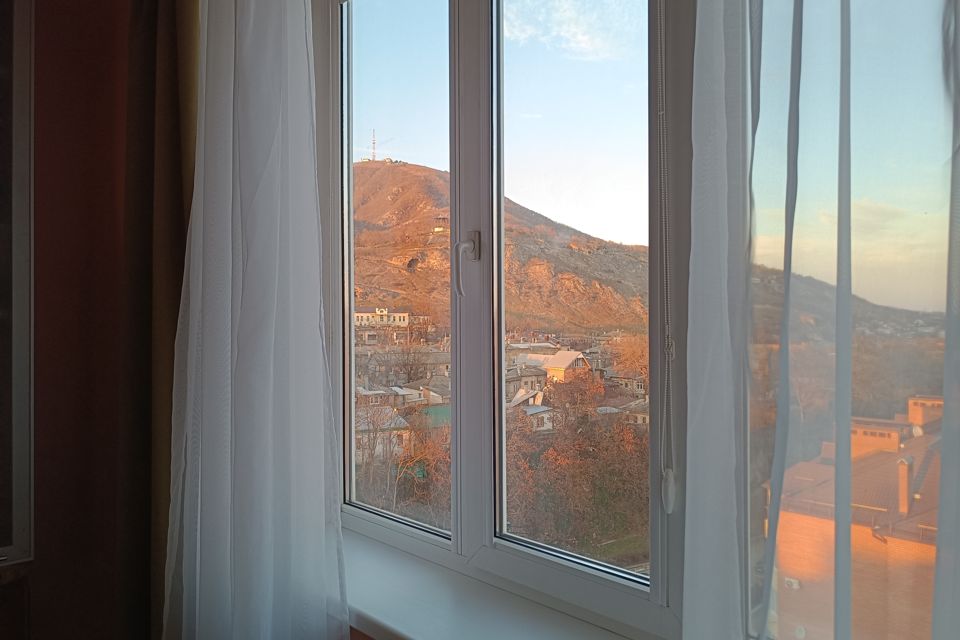 Апартаменты в курзоне Пятигорска с балконом и видом на Машук