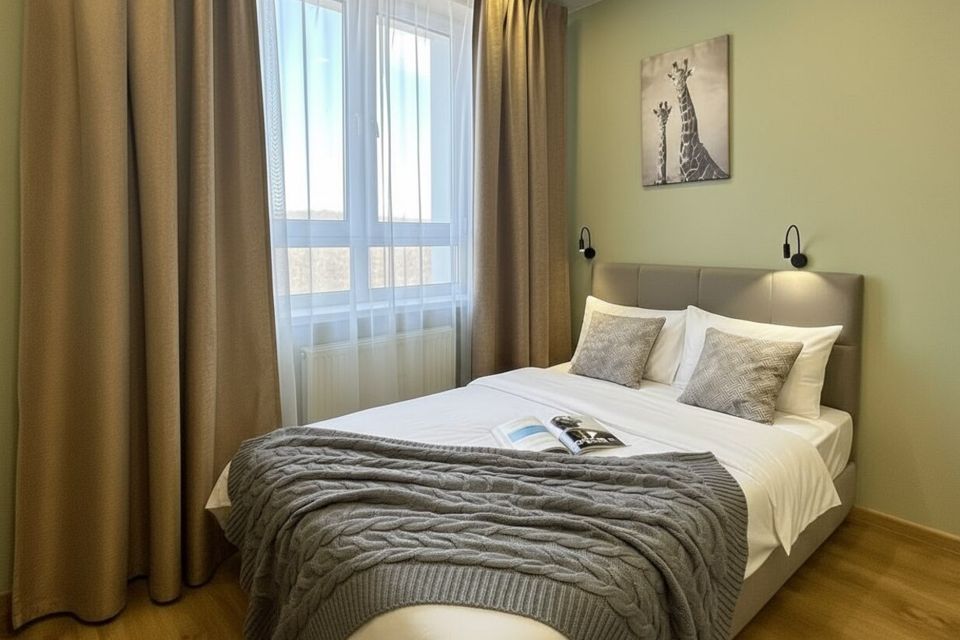 Студия с видом на лес и море 