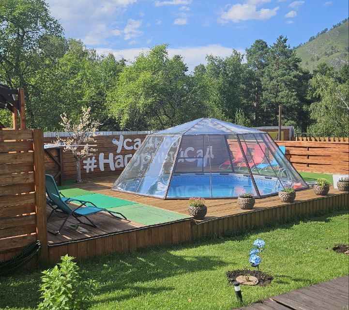 Отдых на Алтае с видом на горы