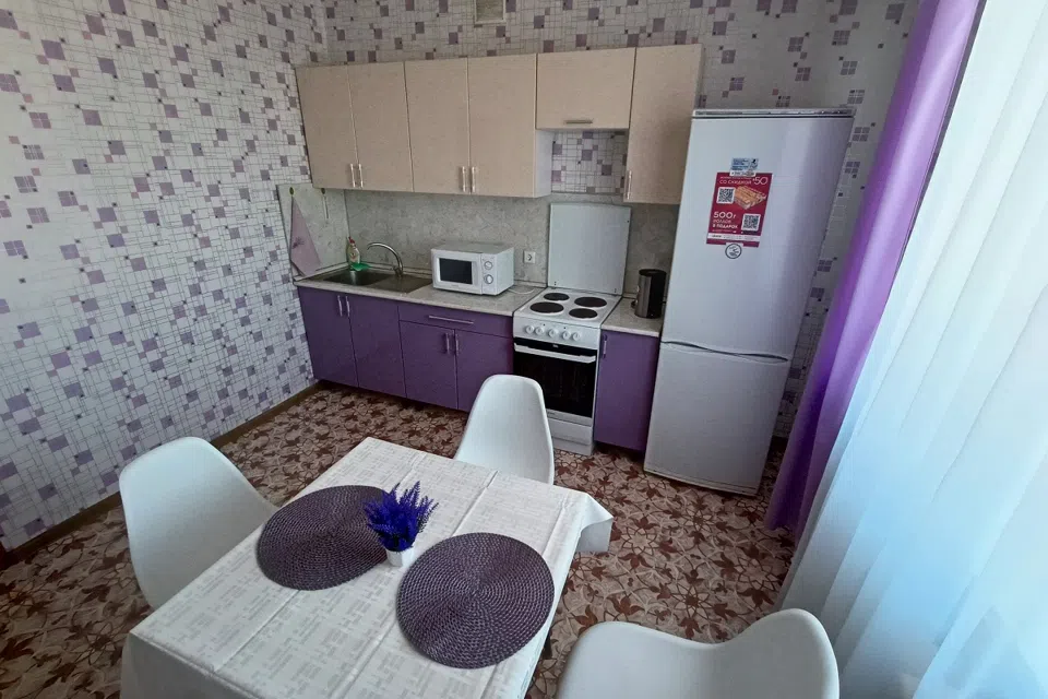 КОМФОРТНАЯ КВАРТИРА С ПАРКОВКОЙ В ГЕОГРАФИЧЕСКОМ ЦЕНТРЕ УФЫ