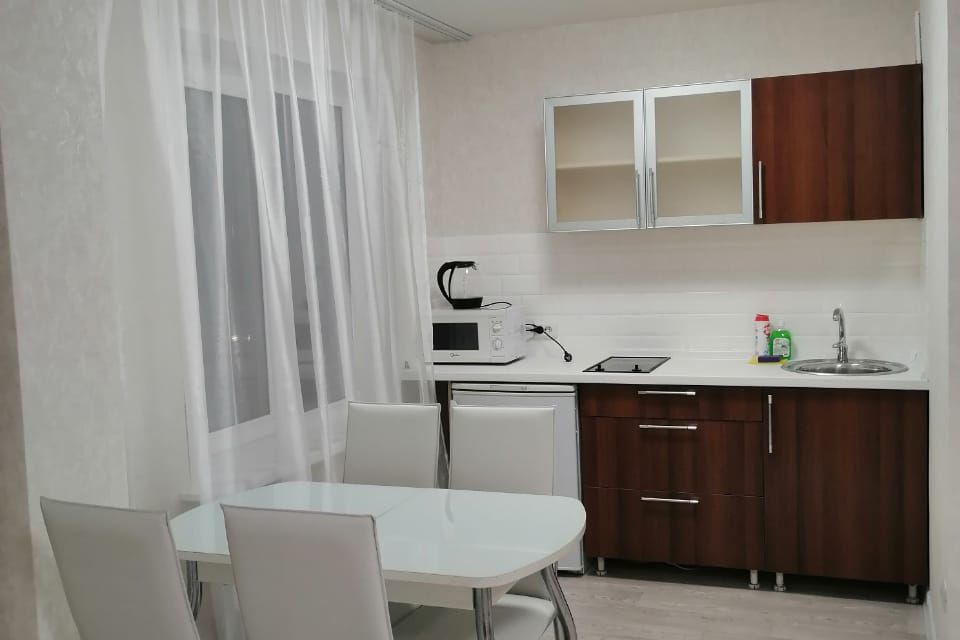 Уютная Двухкомнатная квартира на набережной.