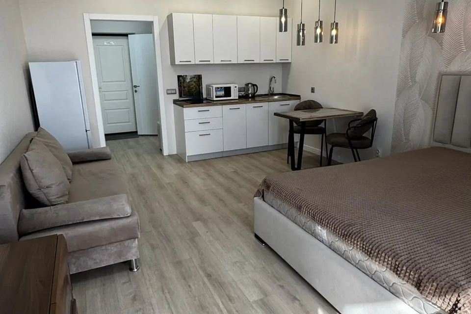 Стильная студия с видом на город