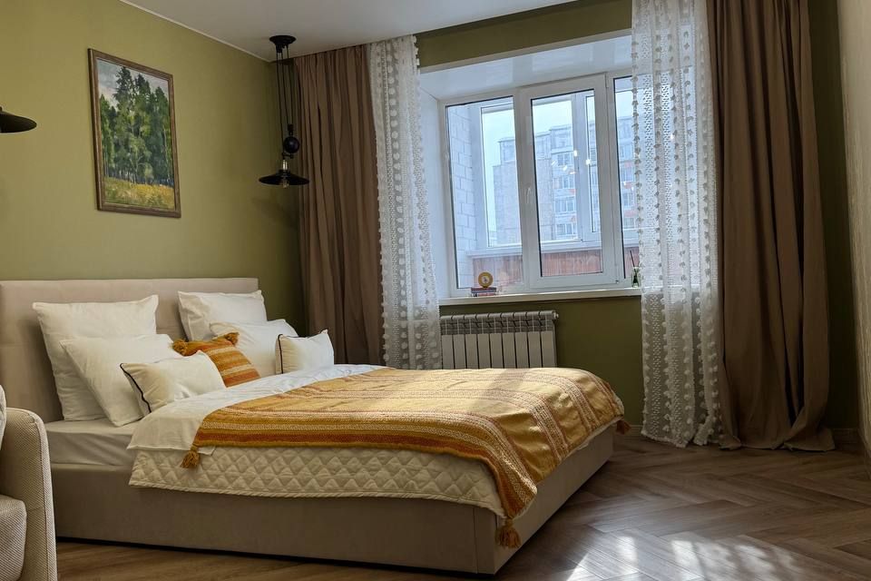 Твоя уютная квартира рядом с набережной.