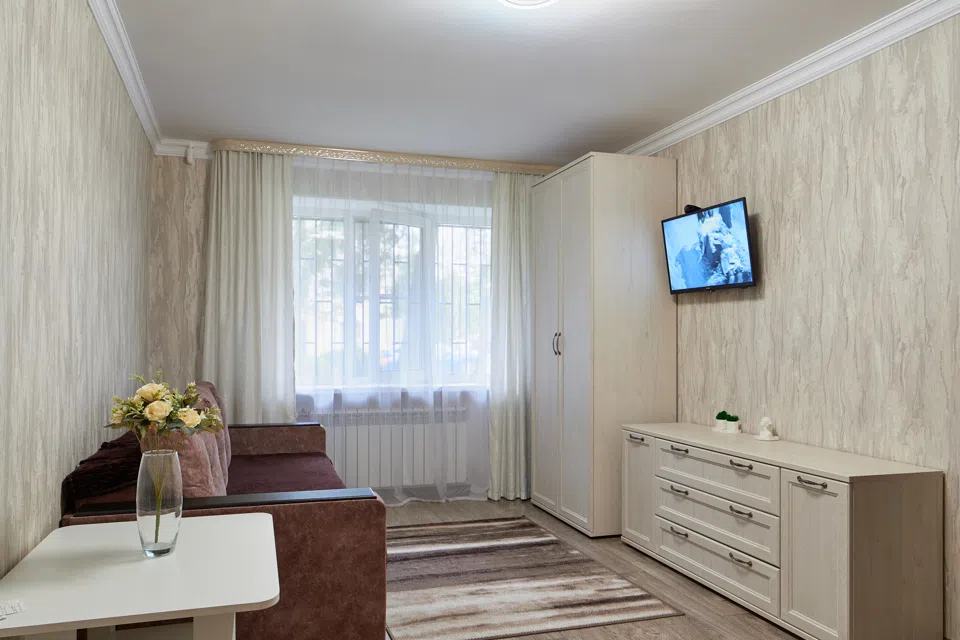 Квартира рядом с комсомольским парком и центральным рынком.
