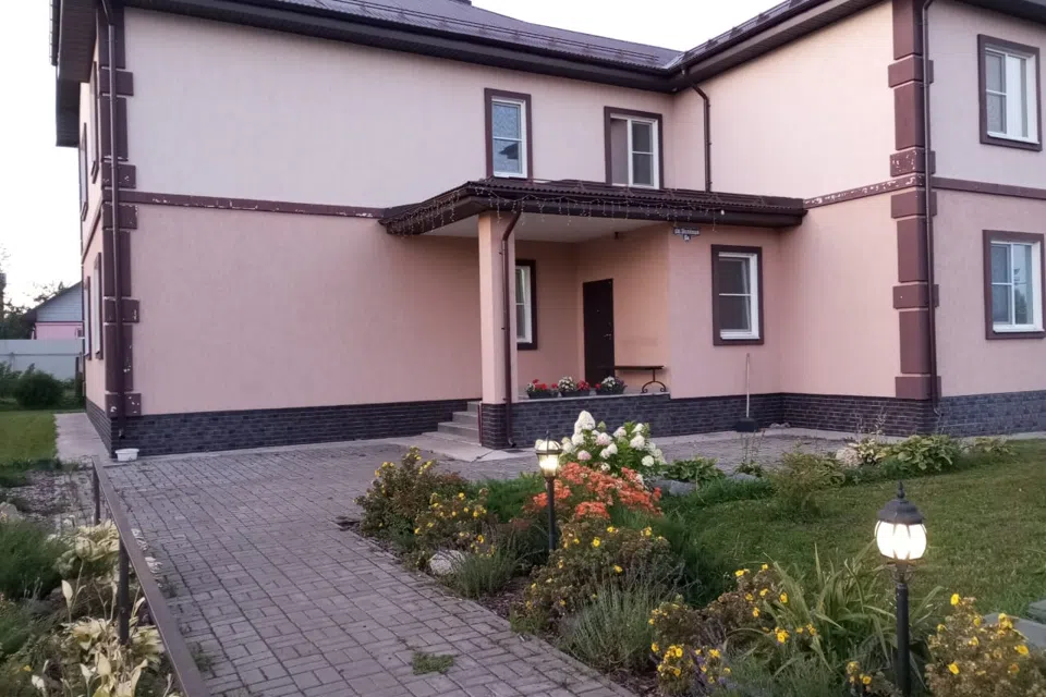 Просторная 2х комнатная квартира, с балконом и парковкой