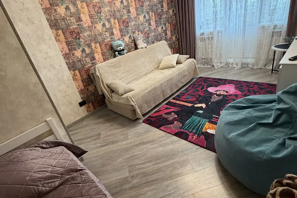 Уютная , чистая  квартира с хорошей локацией. 