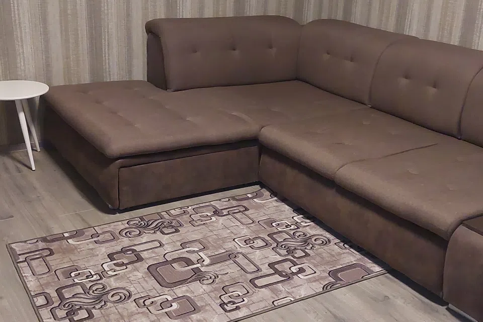 Сдаю 1 ком.квартиру  в центре,дом новый. Рядом парк, озеро.