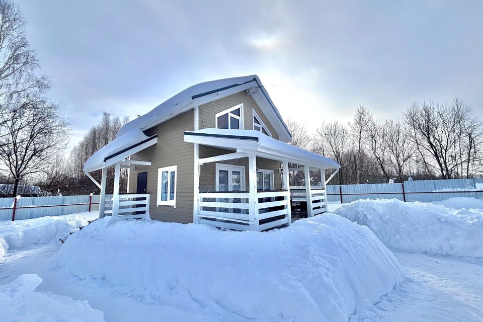 Дом с баней у озера